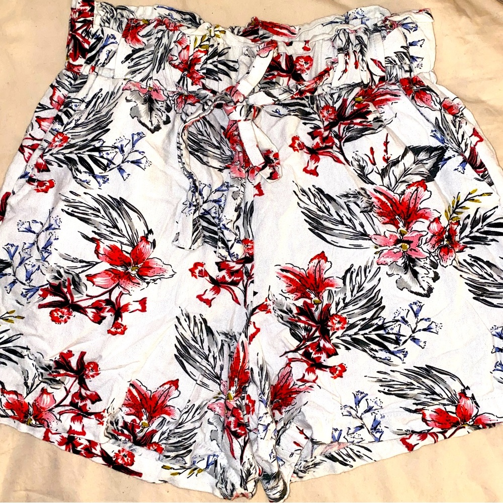 FLORAL SUMMER SHORTS